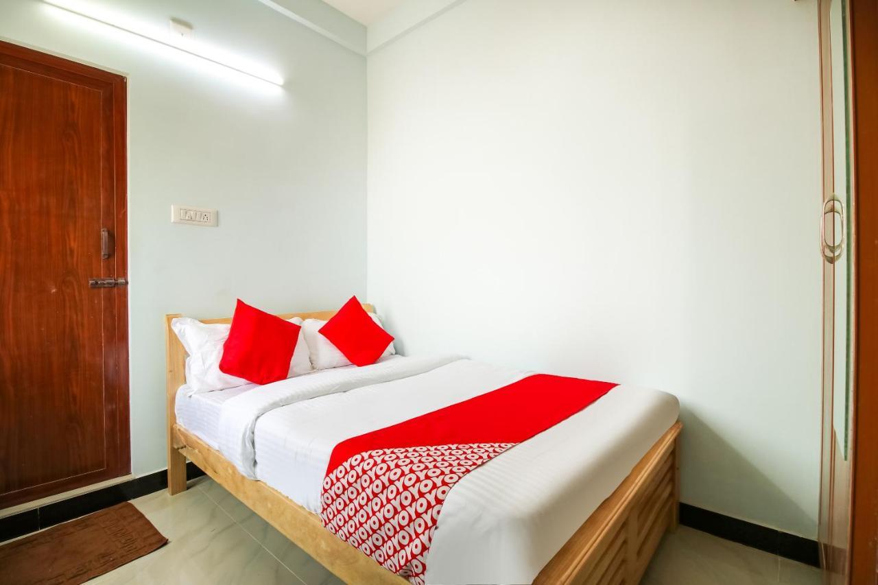 Oyo 71549 Shri Sai Apartments Mettuppālaiyam Exterior foto
